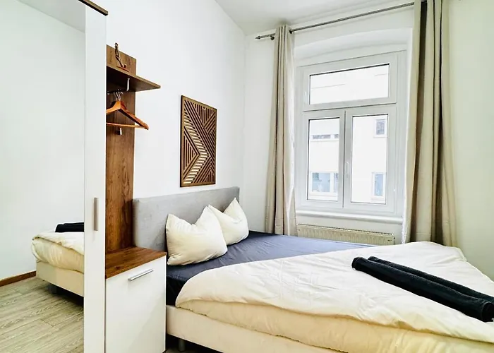 Stylish 4br Shared -10 Min Transport To Stadthalle Apartment *