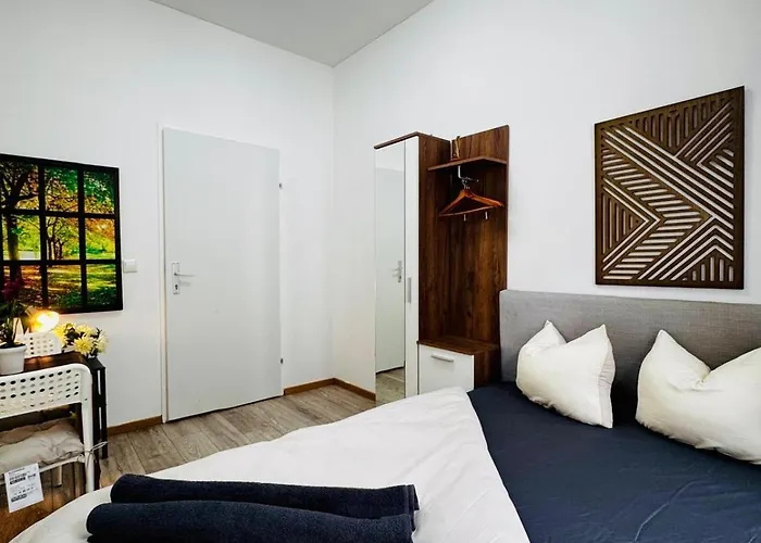 Apartment Stylish 4br Shared -10 Min Transport To Stadthalle *