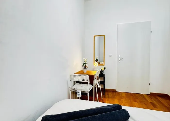 Stylish 4br Shared -10 Min Transport To Stadthalle Apartment *