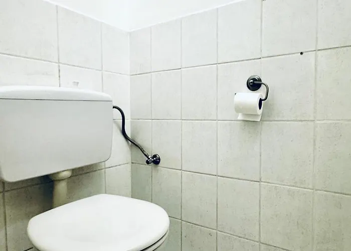 Apartment Stylish 4br Shared -10 Min Transport To Stadthalle
