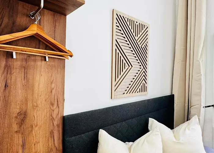 Stylish 4br Shared -10 Min Transport To Stadthalle Apartment *