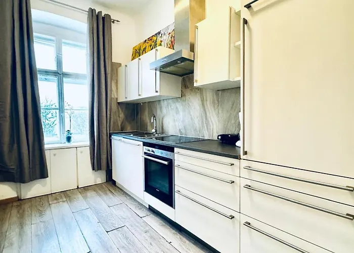 Stylish 4br Shared -10 Min Transport To Stadthalle
