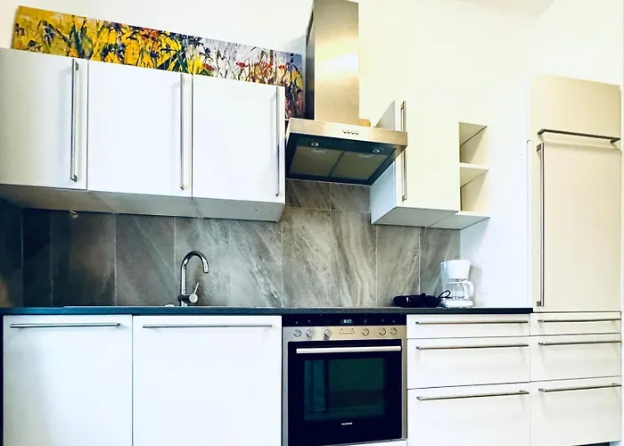 Stylish 4br Shared -10 Min Transport To Stadthalle Apartment