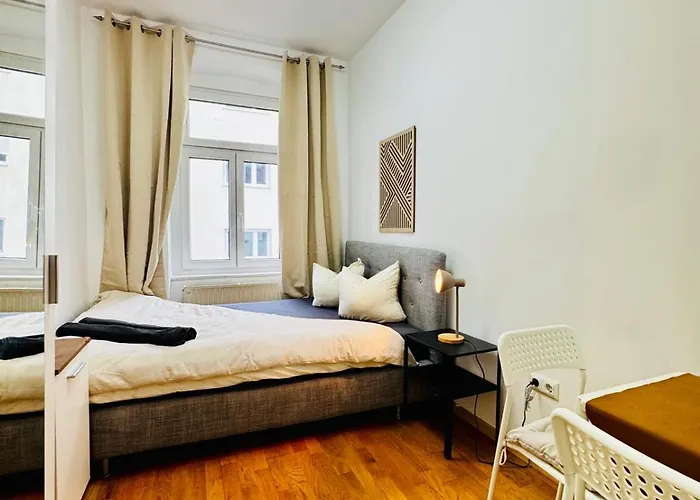 Apartment Stylish 4br Shared -10 Min Transport To Stadthalle *