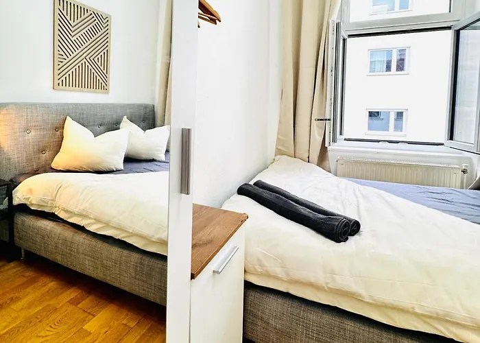 Stylish 4br Shared -10 Min Transport To Stadthalle Apartment